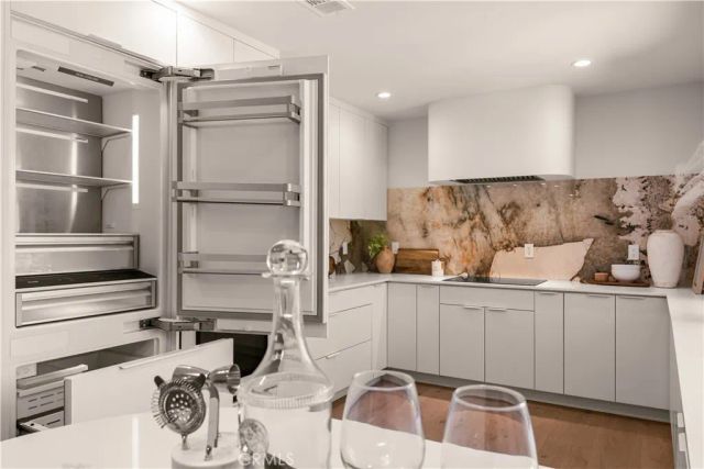 2817 S Barrington, Los Angeles, CA 90064