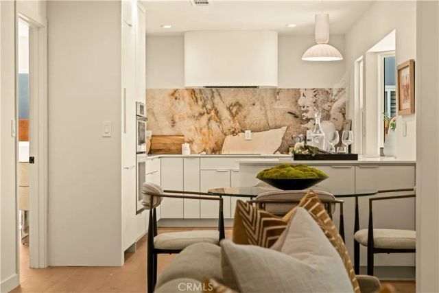 2817 S Barrington, Los Angeles, CA 90064