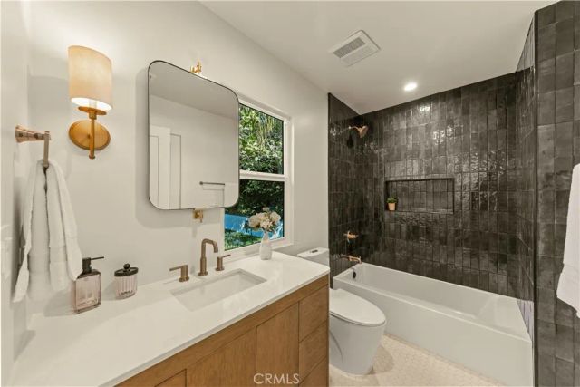 2817 S Barrington, Los Angeles, CA 90064