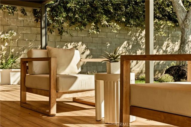 2817 S Barrington, Los Angeles, CA 90064
