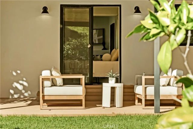 2817 S Barrington, Los Angeles, CA 90064