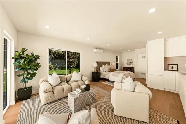 2817 S Barrington, Los Angeles, CA 90064