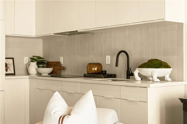 2817 S Barrington, Los Angeles, CA 90064