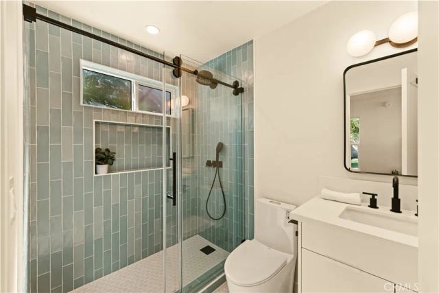 2817 S Barrington, Los Angeles, CA 90064