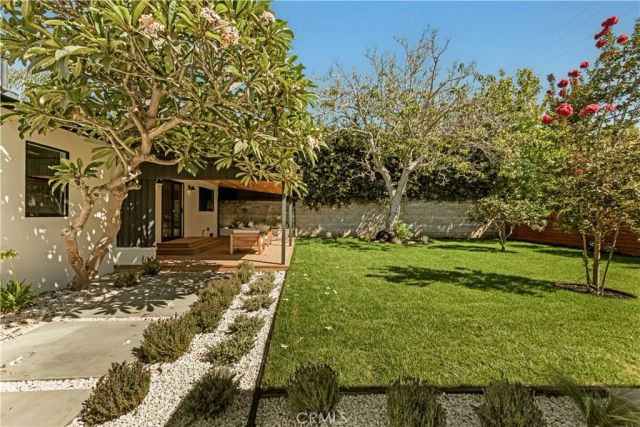 2817 S Barrington, Los Angeles, CA 90064