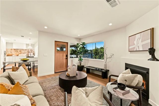 2817 S Barrington, Los Angeles, CA 90064