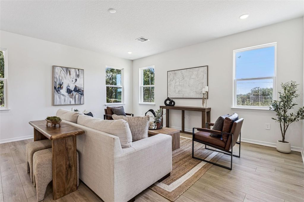 Image 3 of property listing at 4296 DARBY COURT, Eustis, FL 32736