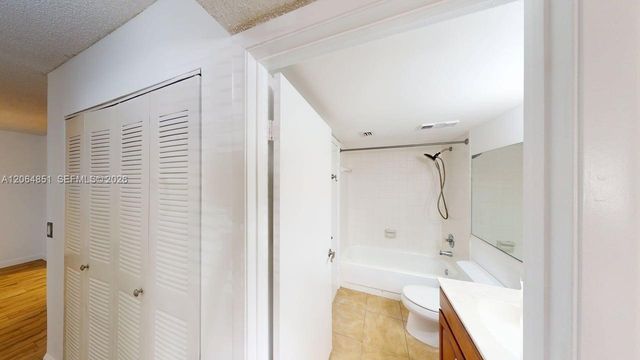 9855 Westview Dr 717, Coral Springs, FL 33076