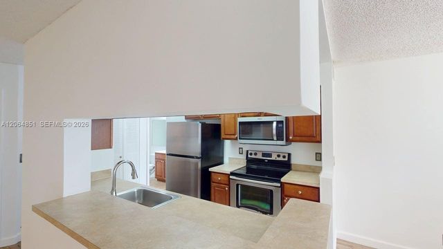 9855 Westview Dr 717, Coral Springs, FL 33076