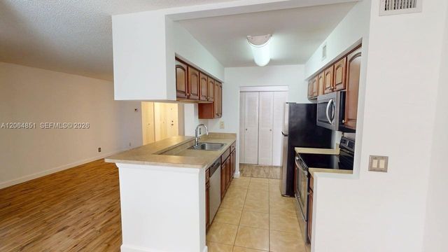 9855 Westview Dr 717, Coral Springs, FL 33076