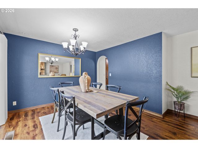 1295 N Grant, Canby, OR 97013