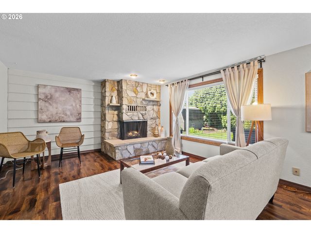 1295 N Grant, Canby, OR 97013