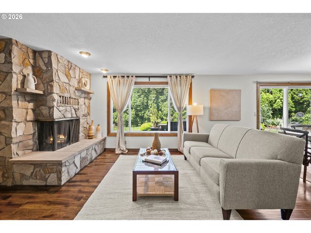 1295 N Grant, Canby, OR 97013