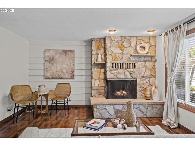 1295 N Grant, Canby, OR 97013