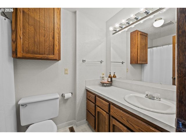 1295 N Grant, Canby, OR 97013