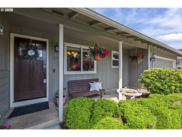 1295 N Grant, Canby, OR 97013