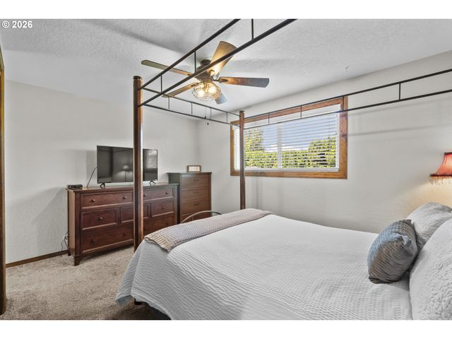 1295 N Grant, Canby, OR 97013