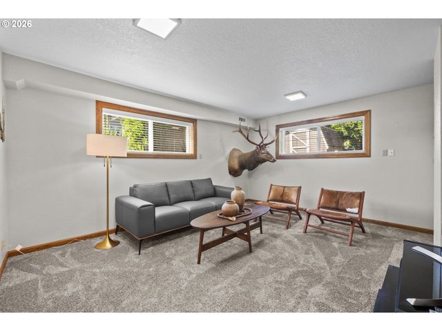 1295 N Grant, Canby, OR 97013