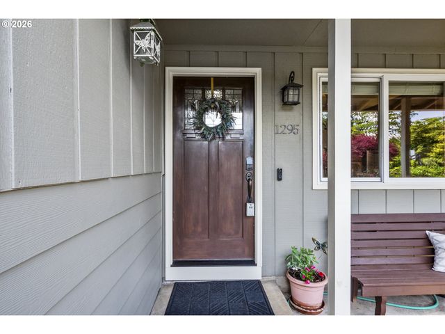 1295 N Grant, Canby, OR 97013
