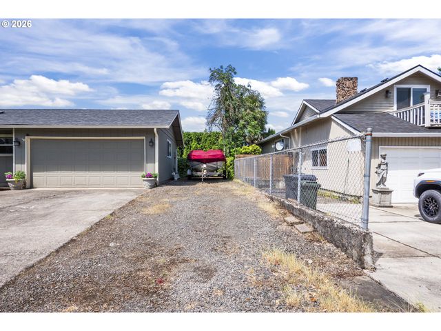 1295 N Grant, Canby, OR 97013
