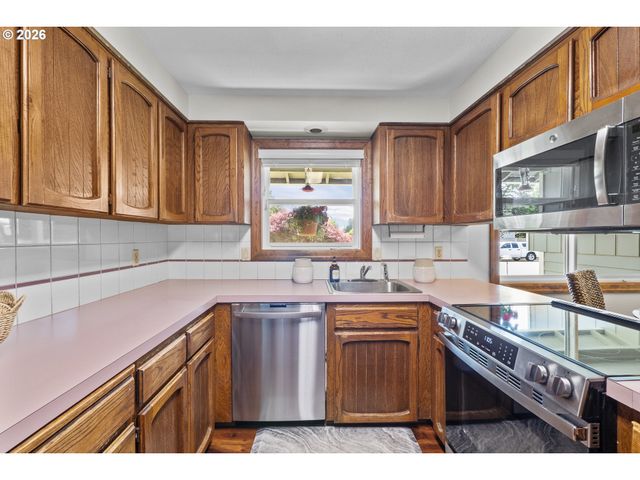 1295 N Grant, Canby, OR 97013