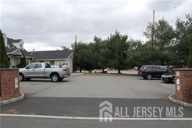 253 9th Street A, Sayreville, NJ 08879