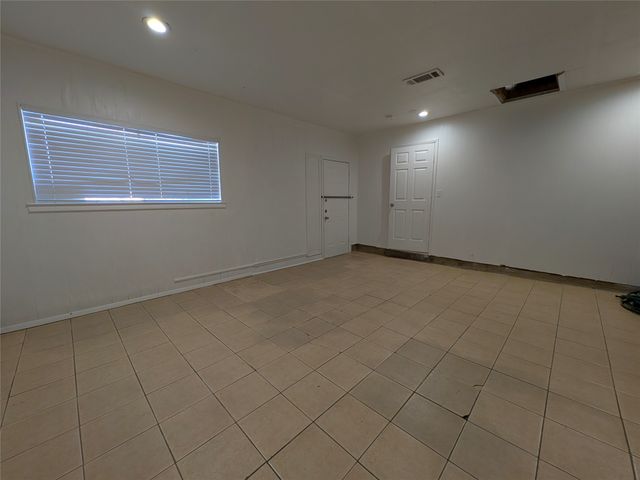 610 Northside Avenue, Lewisville, TX 75057