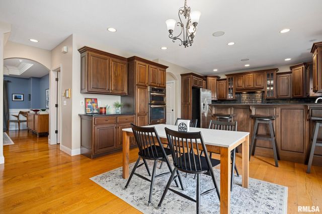 2922 W WESSEX Drive, Peoria, IL 61615