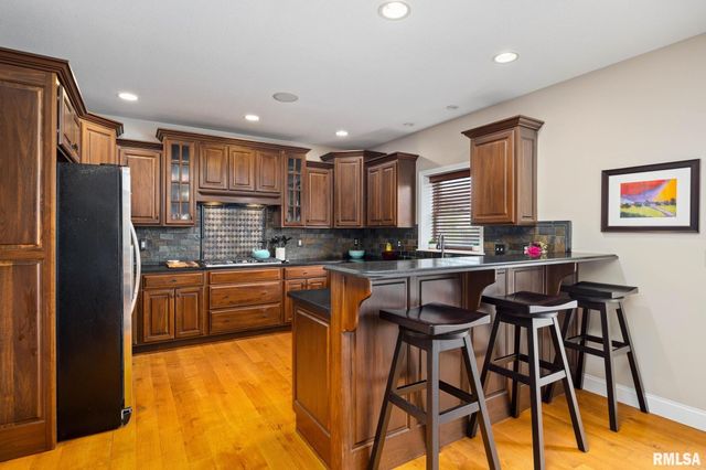 2922 W WESSEX Drive, Peoria, IL 61615