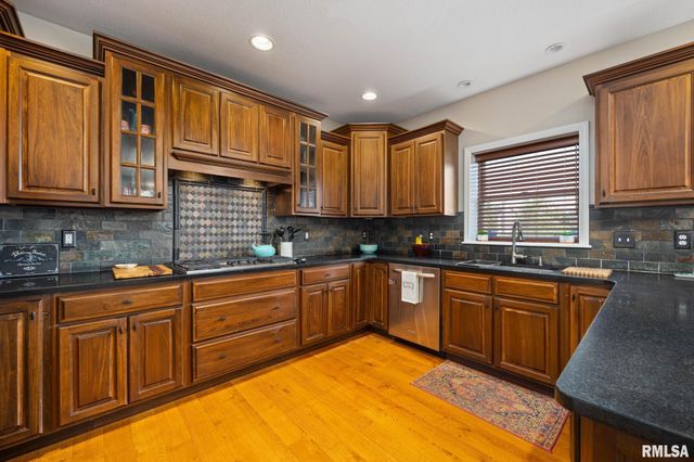 2922 W WESSEX Drive, Peoria, IL 61615