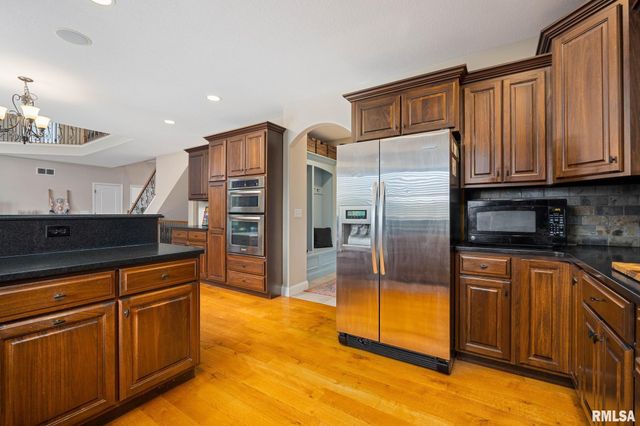 2922 W WESSEX Drive, Peoria, IL 61615