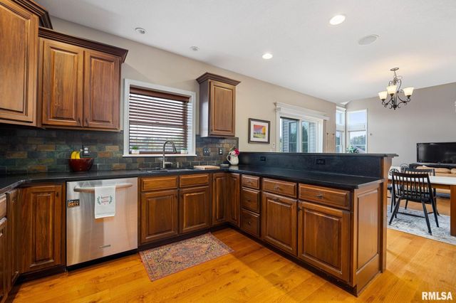 2922 W WESSEX Drive, Peoria, IL 61615