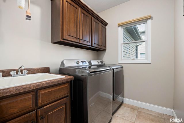 2922 W WESSEX Drive, Peoria, IL 61615