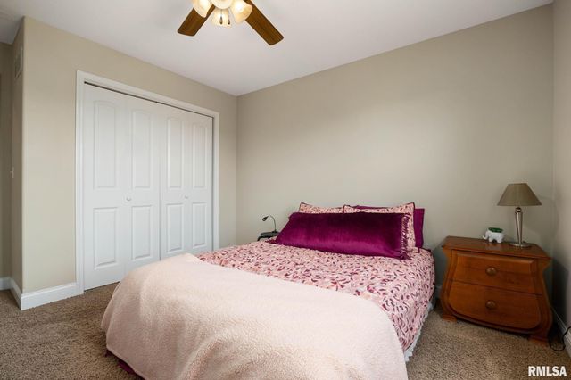 2922 W WESSEX Drive, Peoria, IL 61615