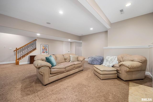 2922 W WESSEX Drive, Peoria, IL 61615