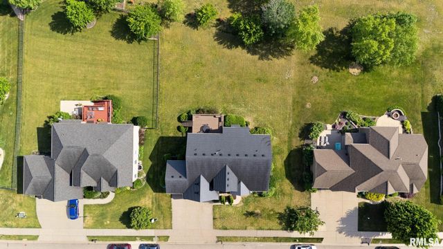 2922 W WESSEX Drive, Peoria, IL 61615