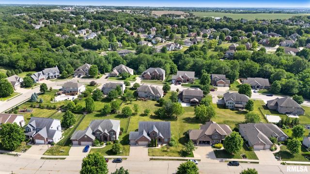 2922 W WESSEX Drive, Peoria, IL 61615