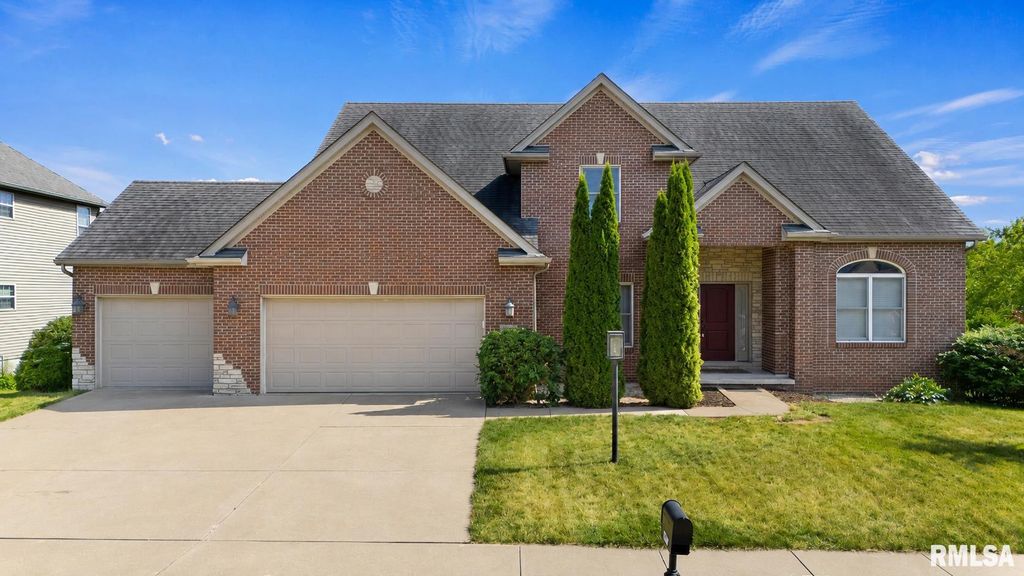 2922 W WESSEX Drive, Peoria, IL 61615
