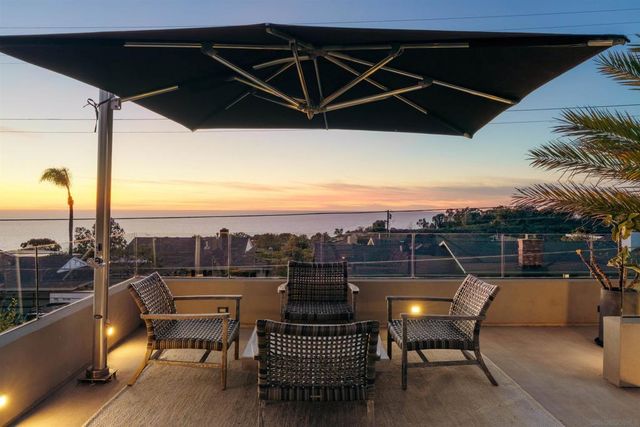 8751 Glenwick Ln, La Jolla, CA 92037