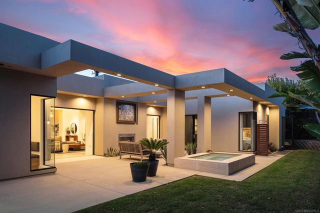 8751 Glenwick Ln, La Jolla, CA 92037