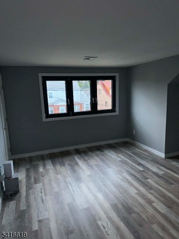 80 Koster St, Wallington Boro, NJ 07057