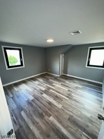 80 Koster St, Wallington Boro, NJ 07057