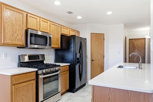 10040 Vista Cantera Lane NW, Albuquerque, NM 87114