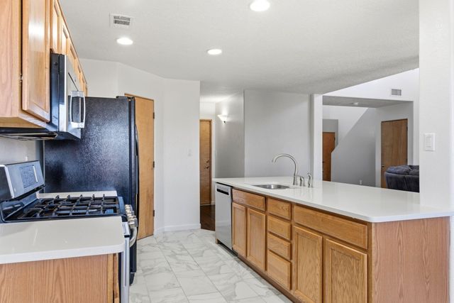 10040 Vista Cantera Lane NW, Albuquerque, NM 87114