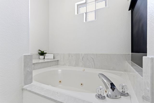 10040 Vista Cantera Lane NW, Albuquerque, NM 87114