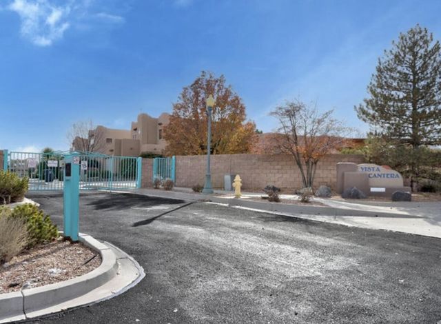10040 Vista Cantera Lane NW, Albuquerque, NM 87114