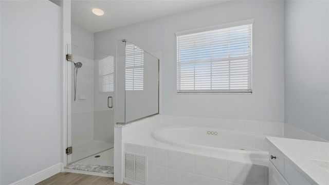 9402 GLEN ABBEY LANE, Sarasota, FL 34238