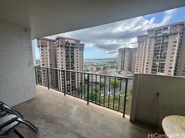 98-500 Koauka Loop 12J, Aiea, HI 96701