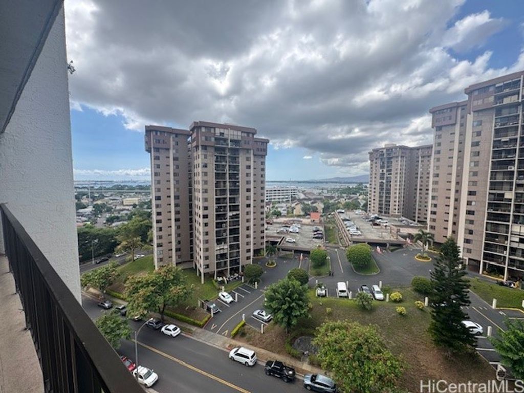 98-500 Koauka Loop 12J, Aiea, HI 96701