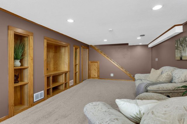 2183 Radatz Avenue, Maplewood, MN 55109